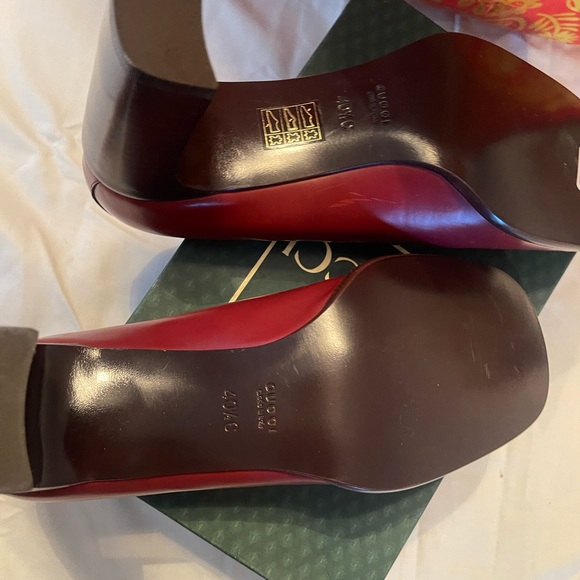 Gucci Women's Burgundy Leather Loafers with Silver Accent - Picture 9 of 12